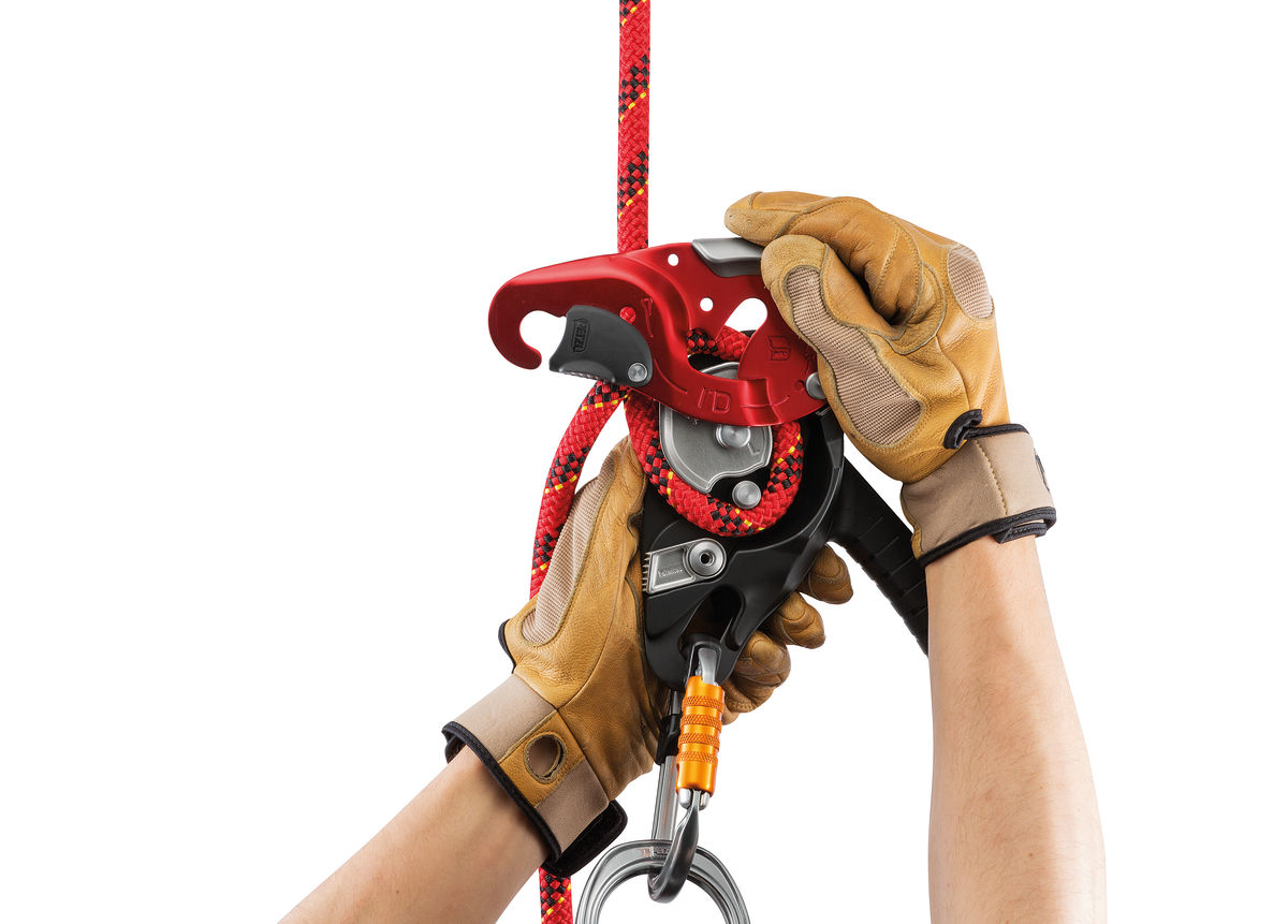 I'D® L, Self-braking descender with anti-panic function for rescue 