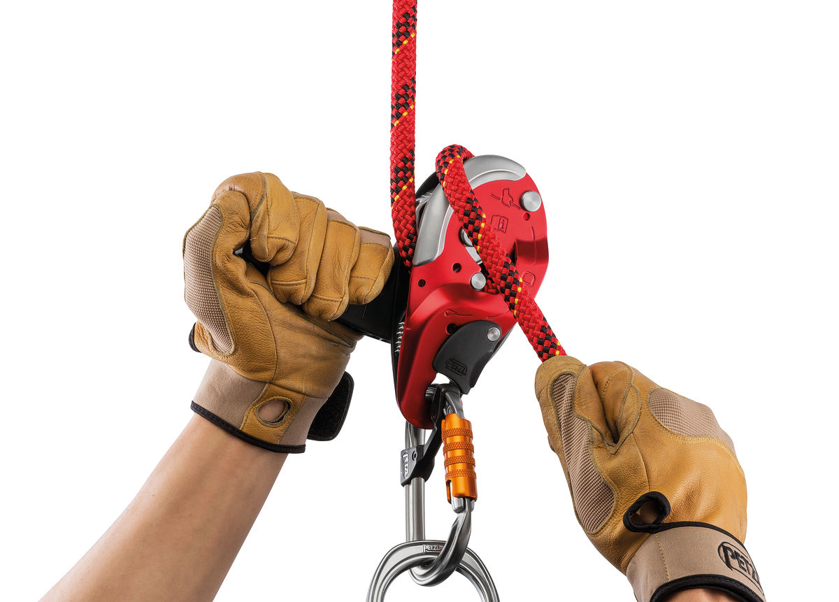 I'D® L, Self-braking descender with anti-panic function for rescue 