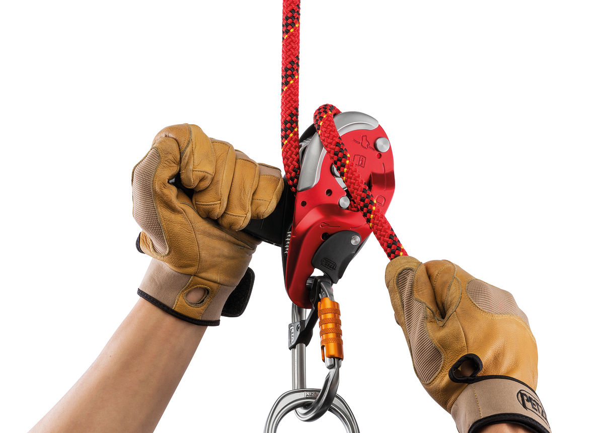 I'D® L, Self-braking descender with anti-panic function for rescue