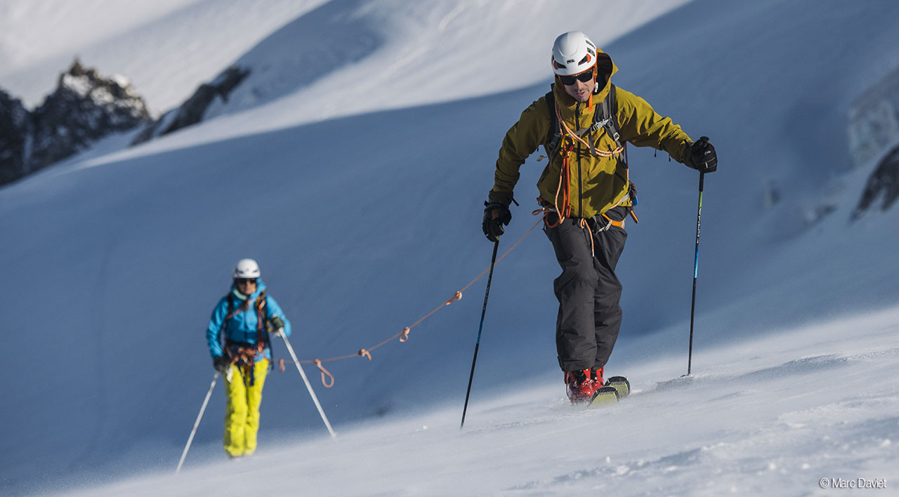 METEOR, Casco ligero para escalada, alpinismo y esquí de montaña - Petzl  España