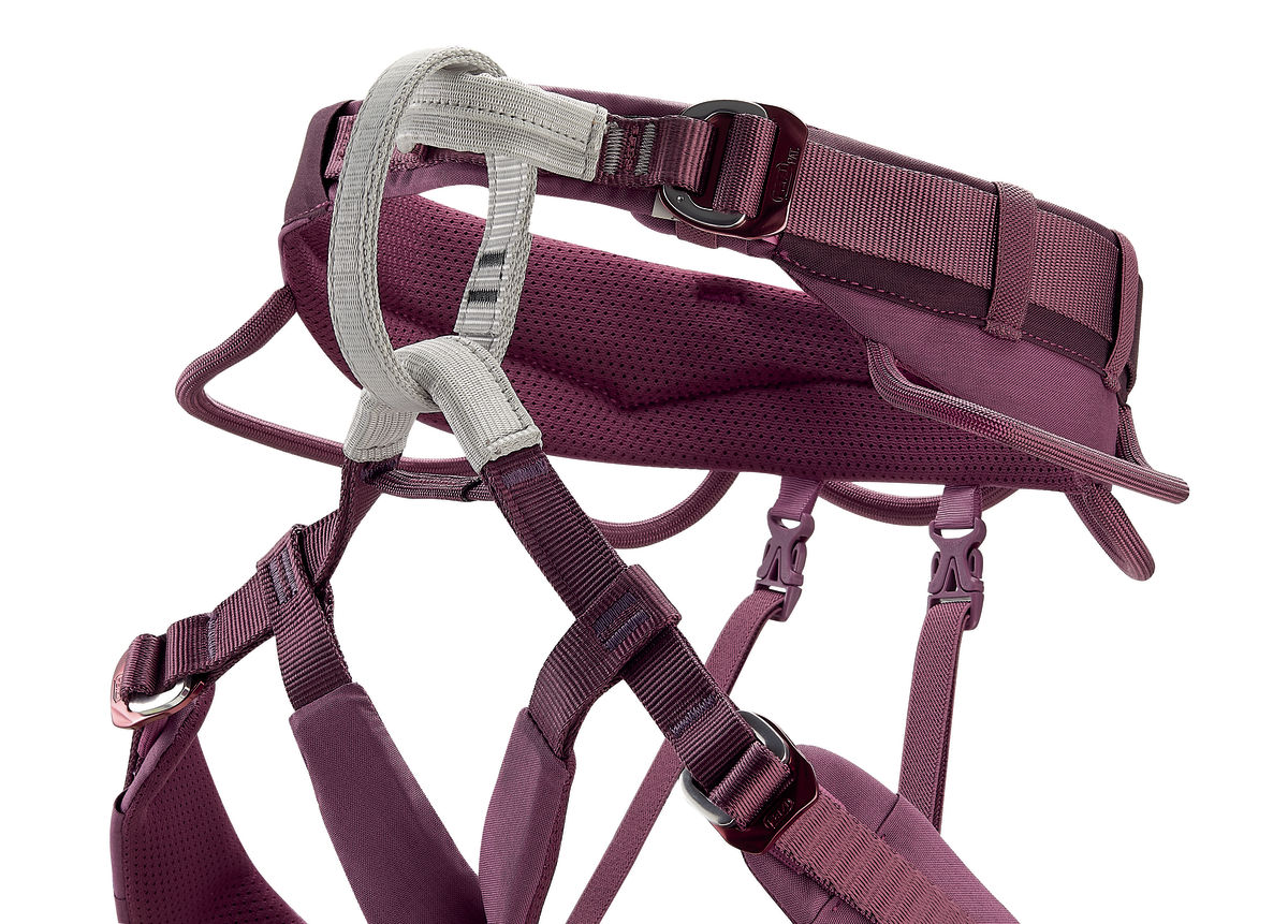 LUNA, Arnés para escalada y alpinismo para mujer con perneras ajustables  para escalada deportiva y escalada de varios largos - Petzl España