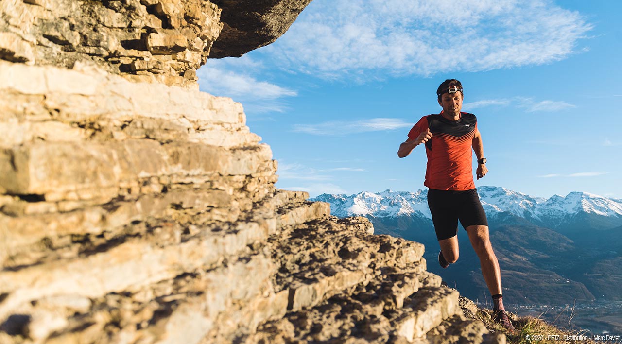 News - Petzl ¿Cómo elegir mi linterna frontal de running? - Petzl