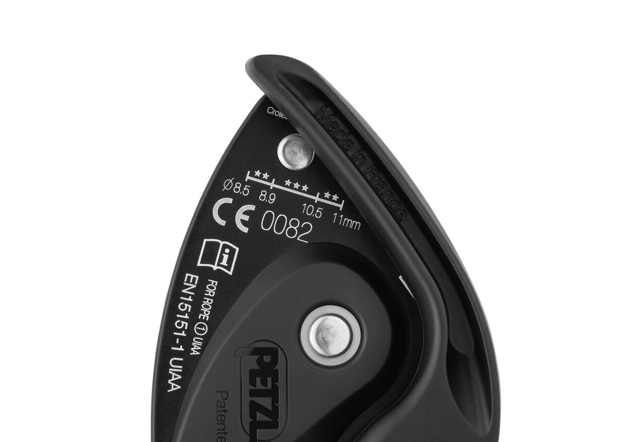 GRIGRI®, Compact and versatile belay device with cam
