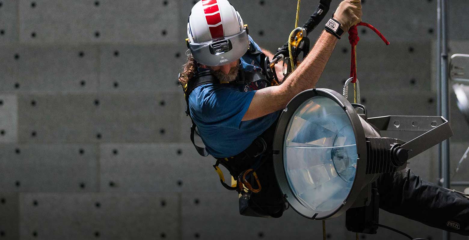 Framing and roofing - Petzl Canada