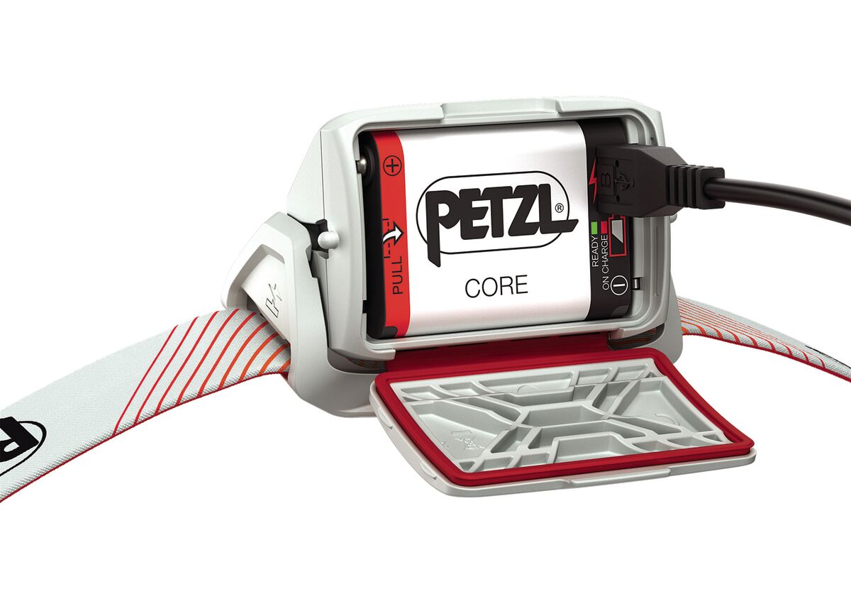 ACTIK® CORE, Powerful, rechargeable, and easy-to-use headlamp with red  lighting. 600 lumens - Petzl USA