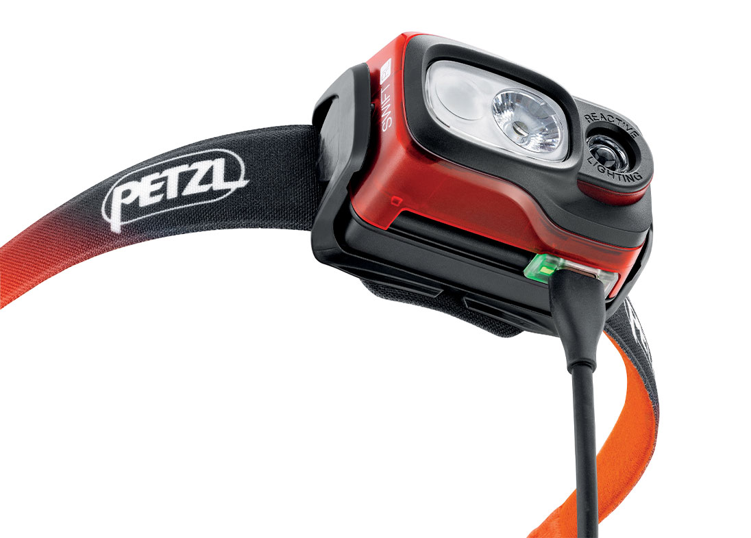 Lampe frontale rechargeable SWIFT RL orange 900 lumens Petzl 2023 -  Montania Sport