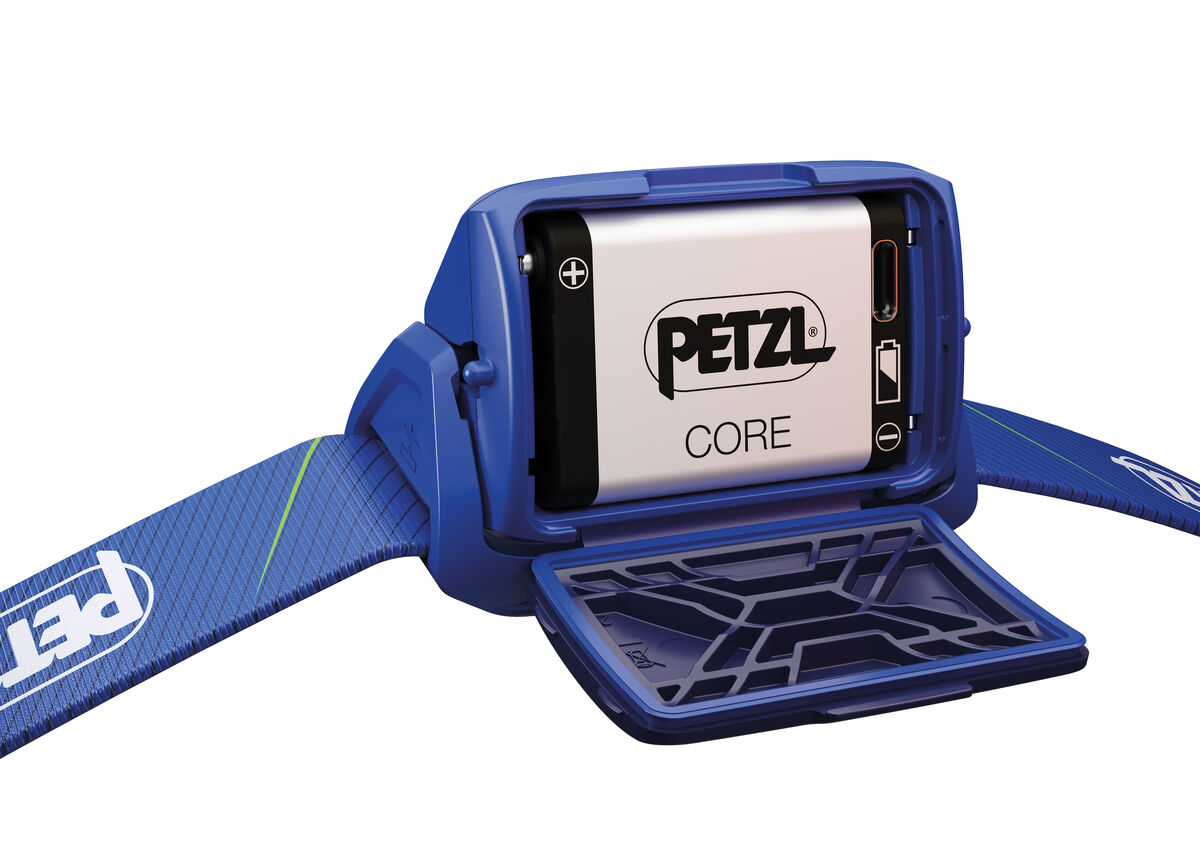 PETZL　TIKKA　CORE　450ルーメン　E067AA　グレー PETZL ペツル （Petzl） TIKKA CORE ティカコア 450ルーメン