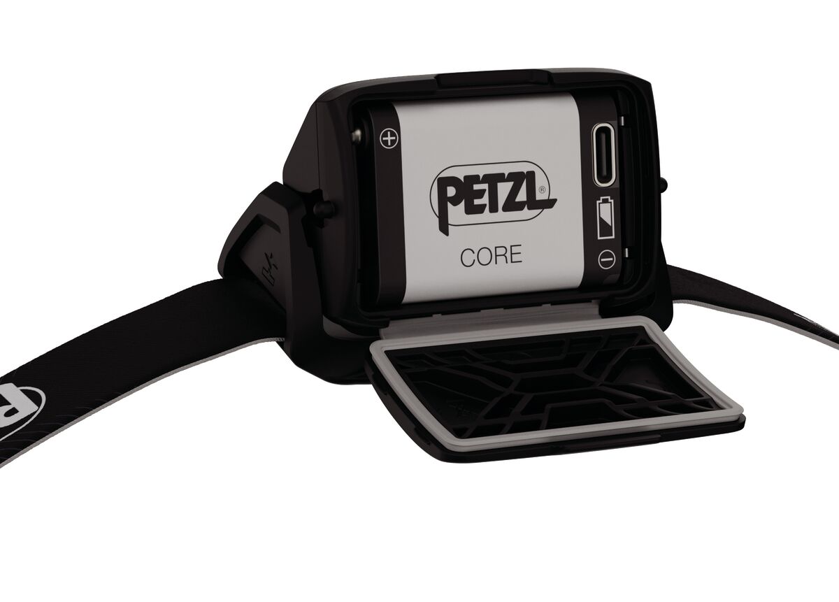 PETZL ACTIK CORE 625 ラスト1点 ACTIK® CORE, Powerful, rechargeable, and easy-to-use headlamp with