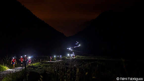 Elige tu linterna frontal para correr de noche