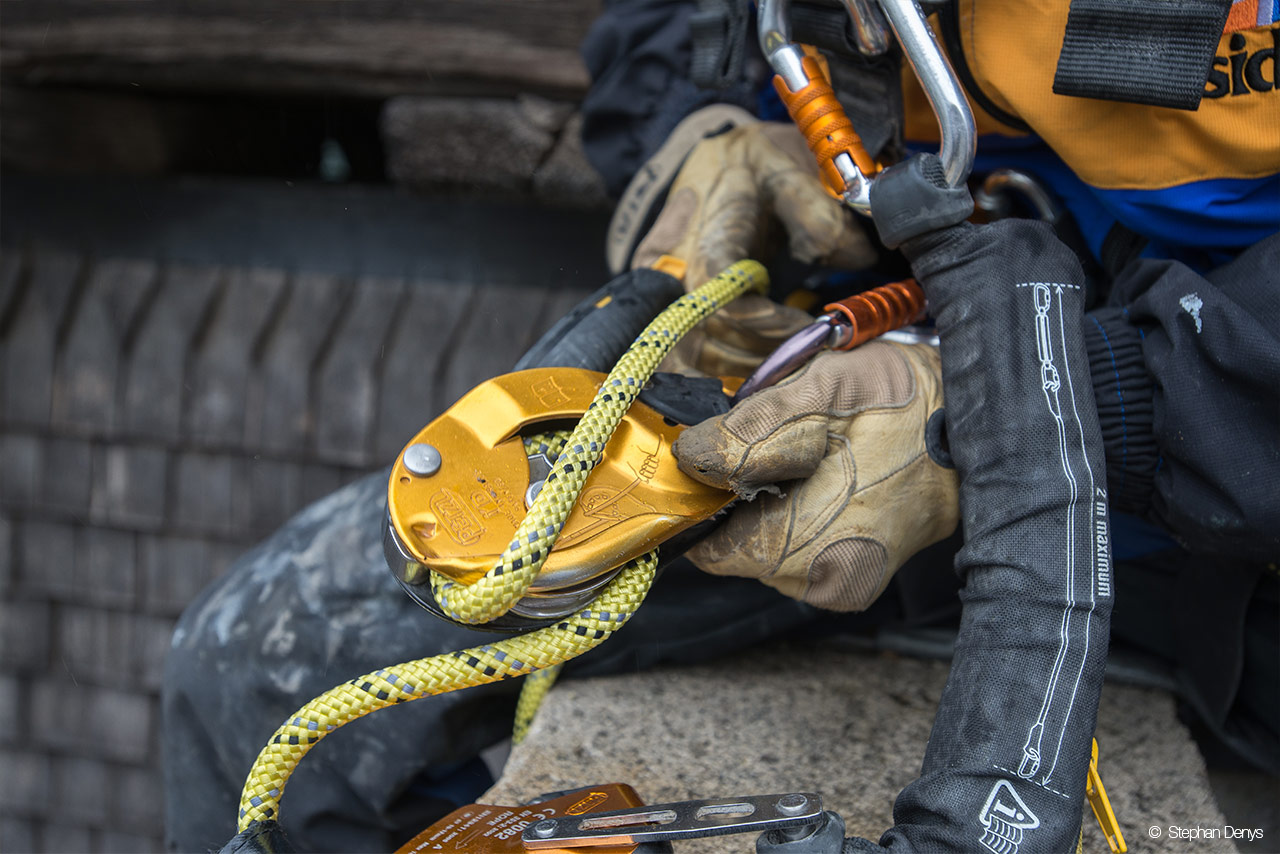 News - Petzl Carabiner how to guide: choosing and using the right carabiner  - Petzl Canada